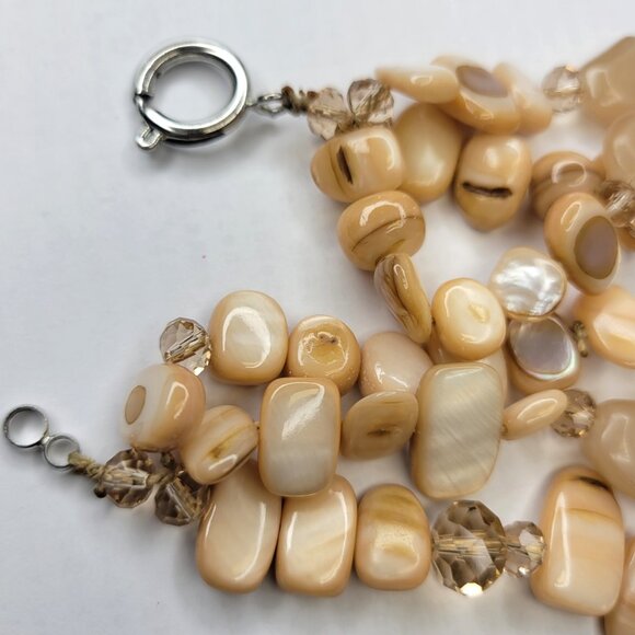 Pastel Beige Mother of Pearl Necklace Shell Bead Chips Three Strand Bib Necklace - Picture 6 of 10